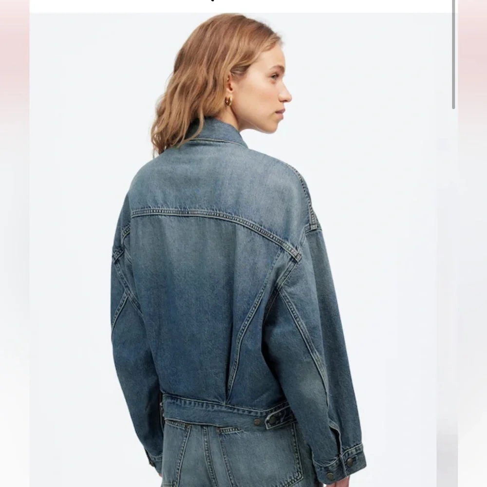 Madewell // NWT Relaxed Crop Jean Trucker Jacket in Billings Wash - Picture 4 of 13
